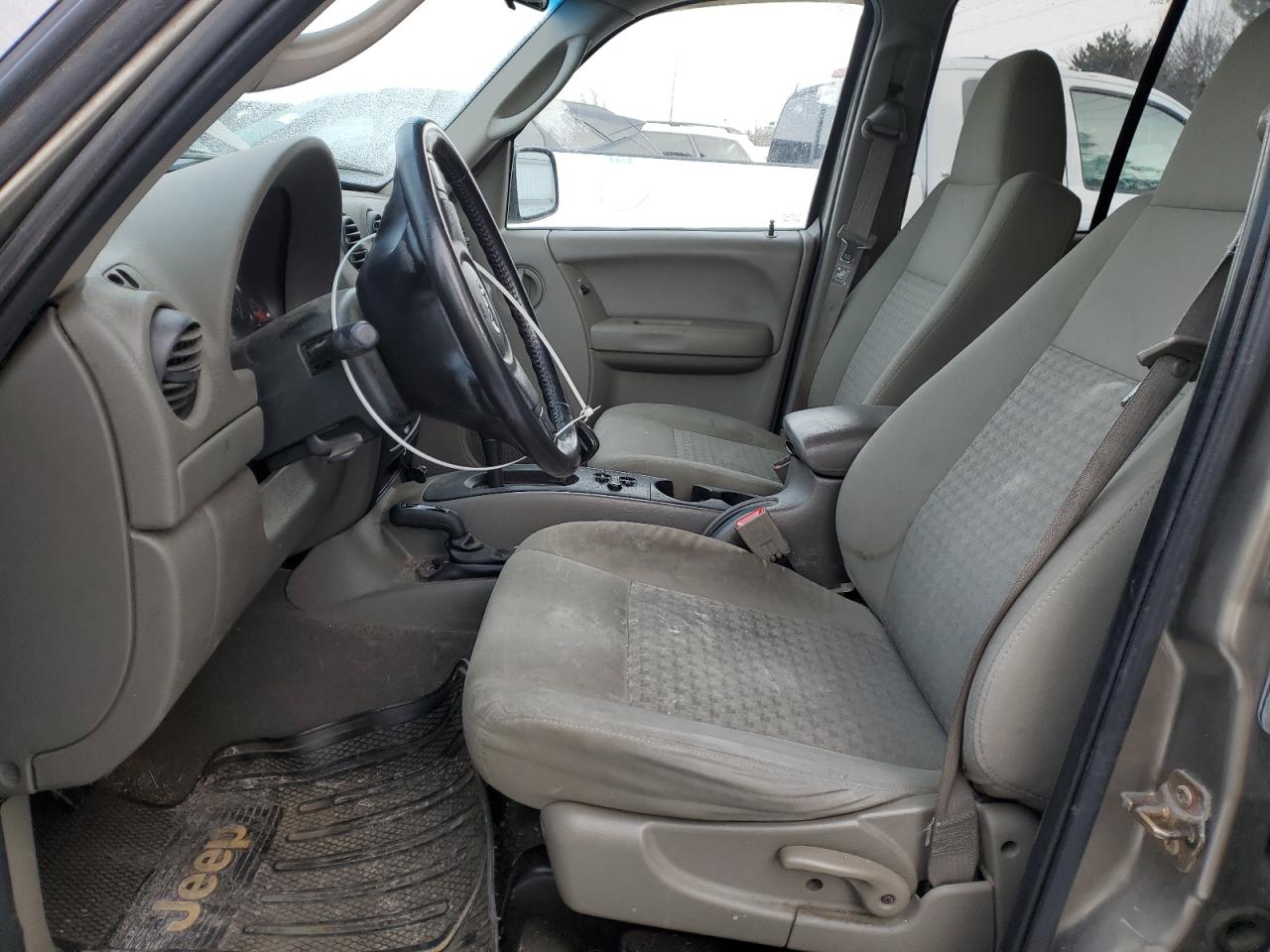 2007 Jeep Liberty (North America) - Image 7