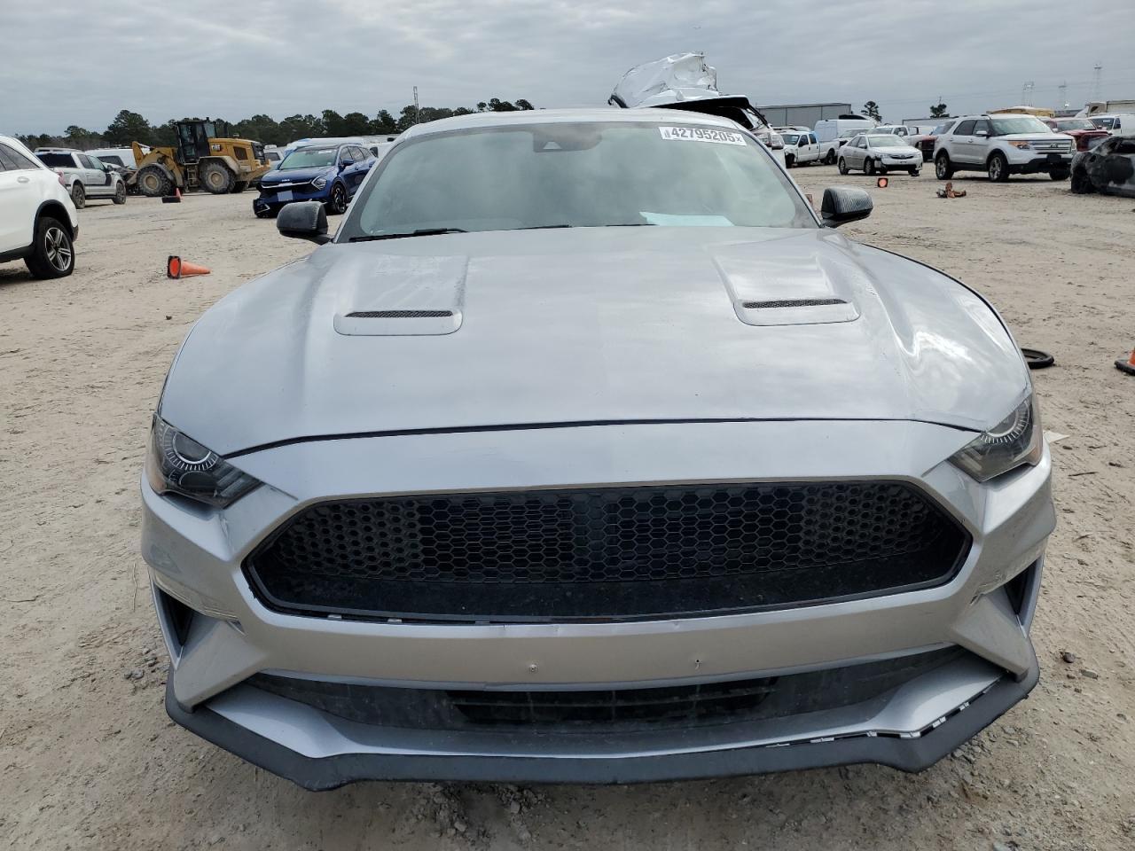 2022 Ford Mustang - Image 5