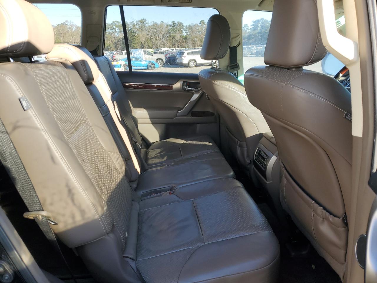 2010 Lexus GX - Image 11