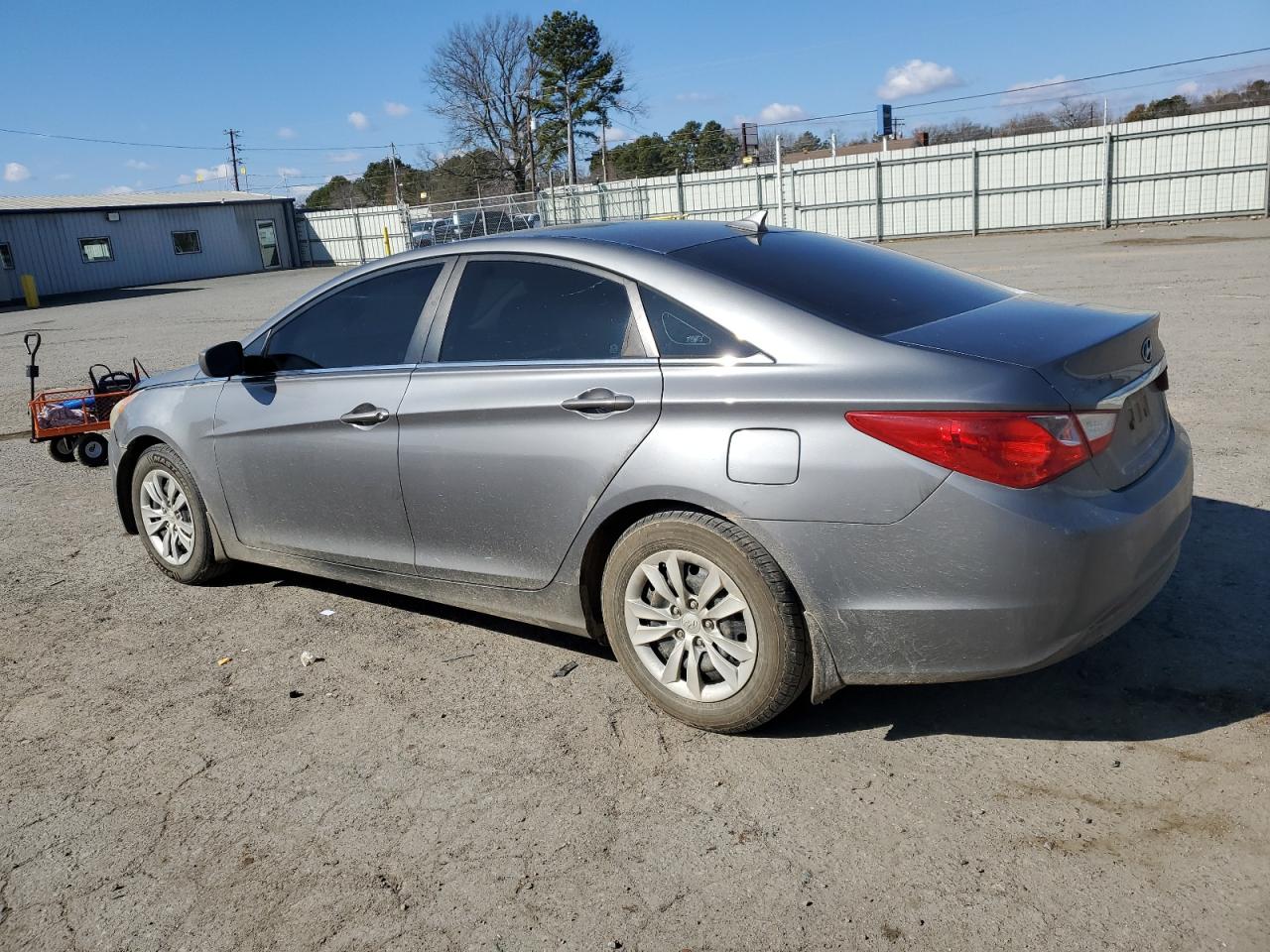 2011 Hyundai Sonata - Image 2