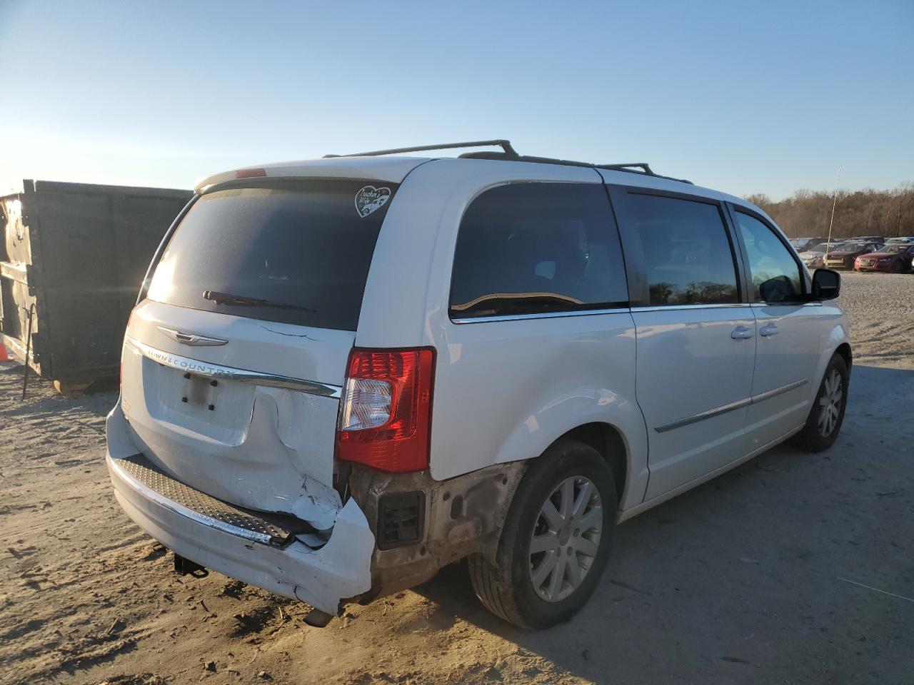 2015 Chrysler Town & Country - Image 3