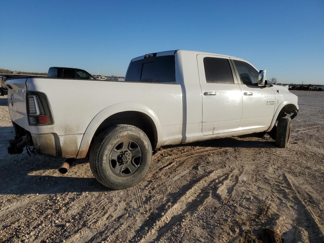2015 RAM 2500 - Image 3