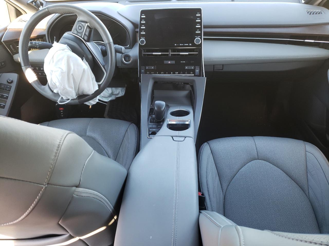 2020 Toyota Avalon - Image 8