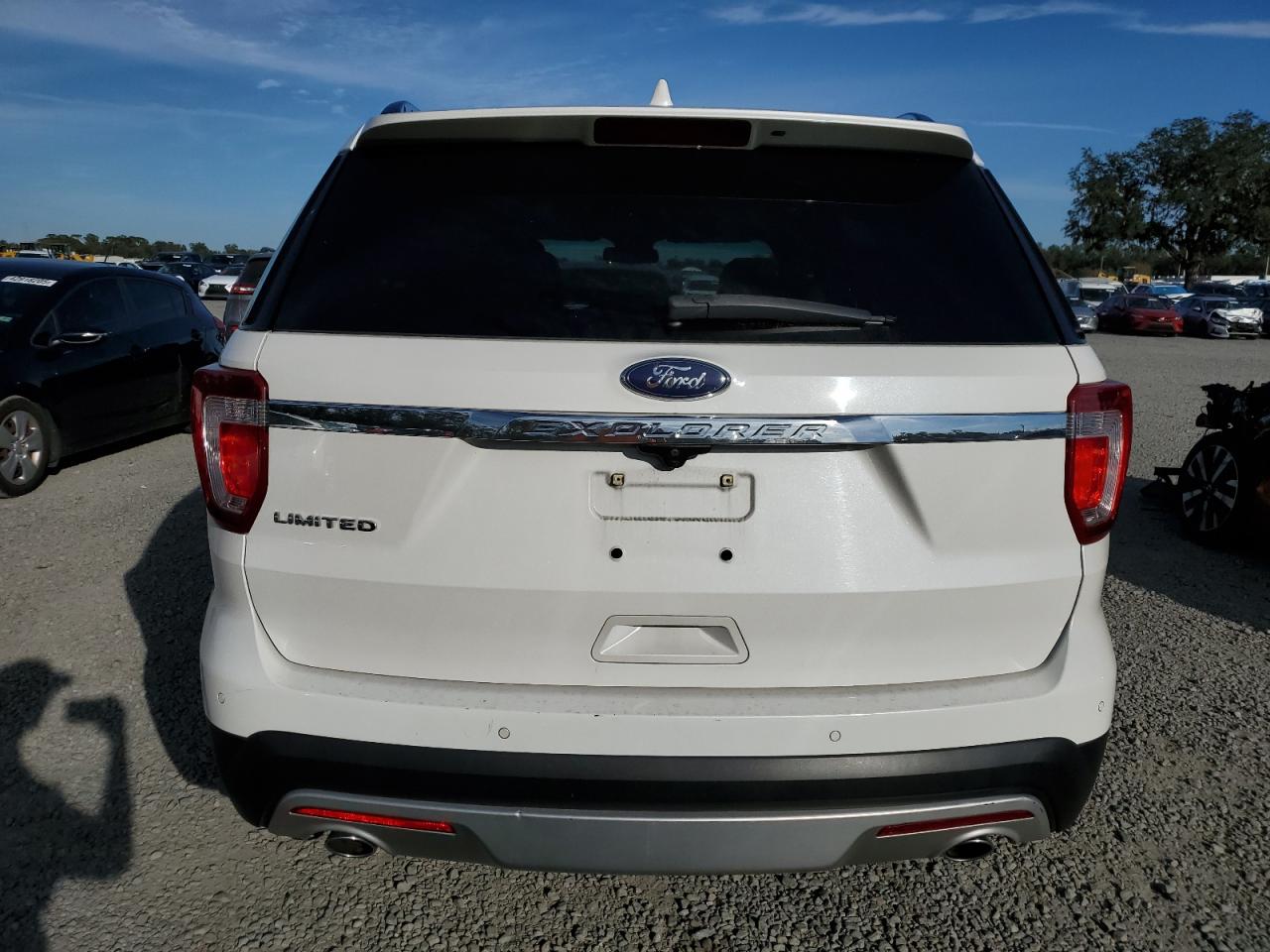 2017 Ford Explorer - Image 6
