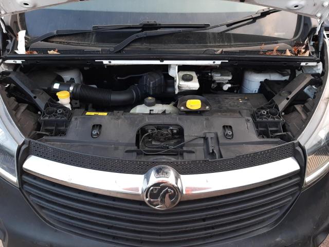 2015 VAUXHALL VIVARO 270