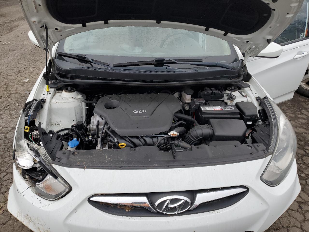 2014 Hyundai Accent - Image 11