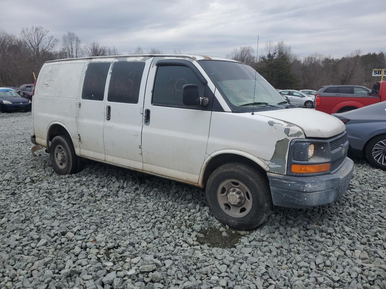 2009 Chevrolet Express - Image 4
