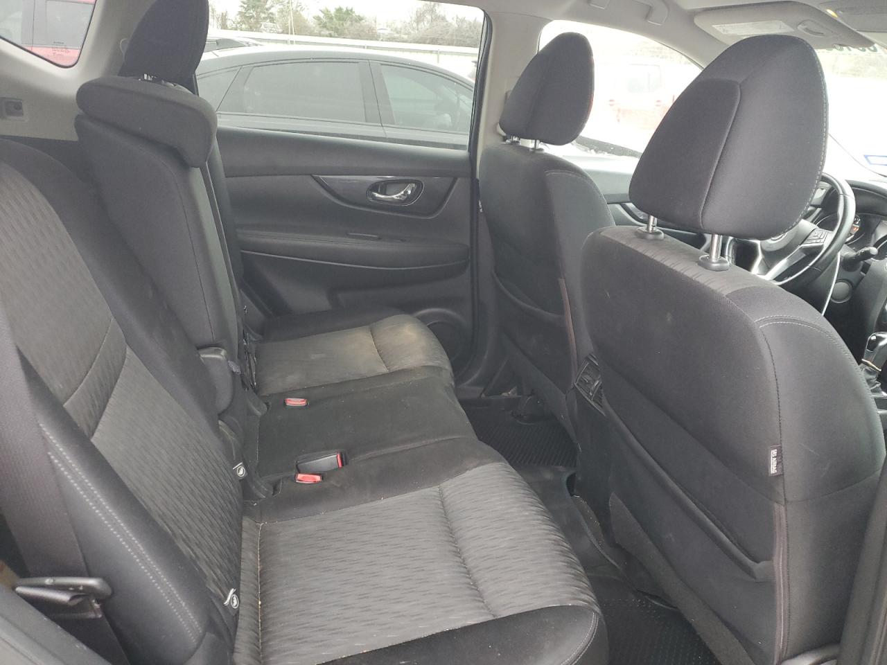 2017 Nissan Rogue - Image 11