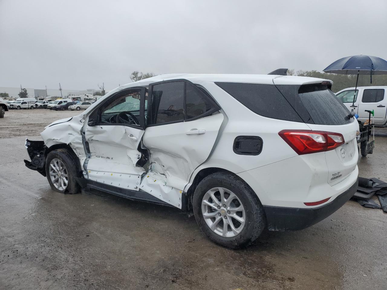 2021 Chevrolet Equinox - Image 2