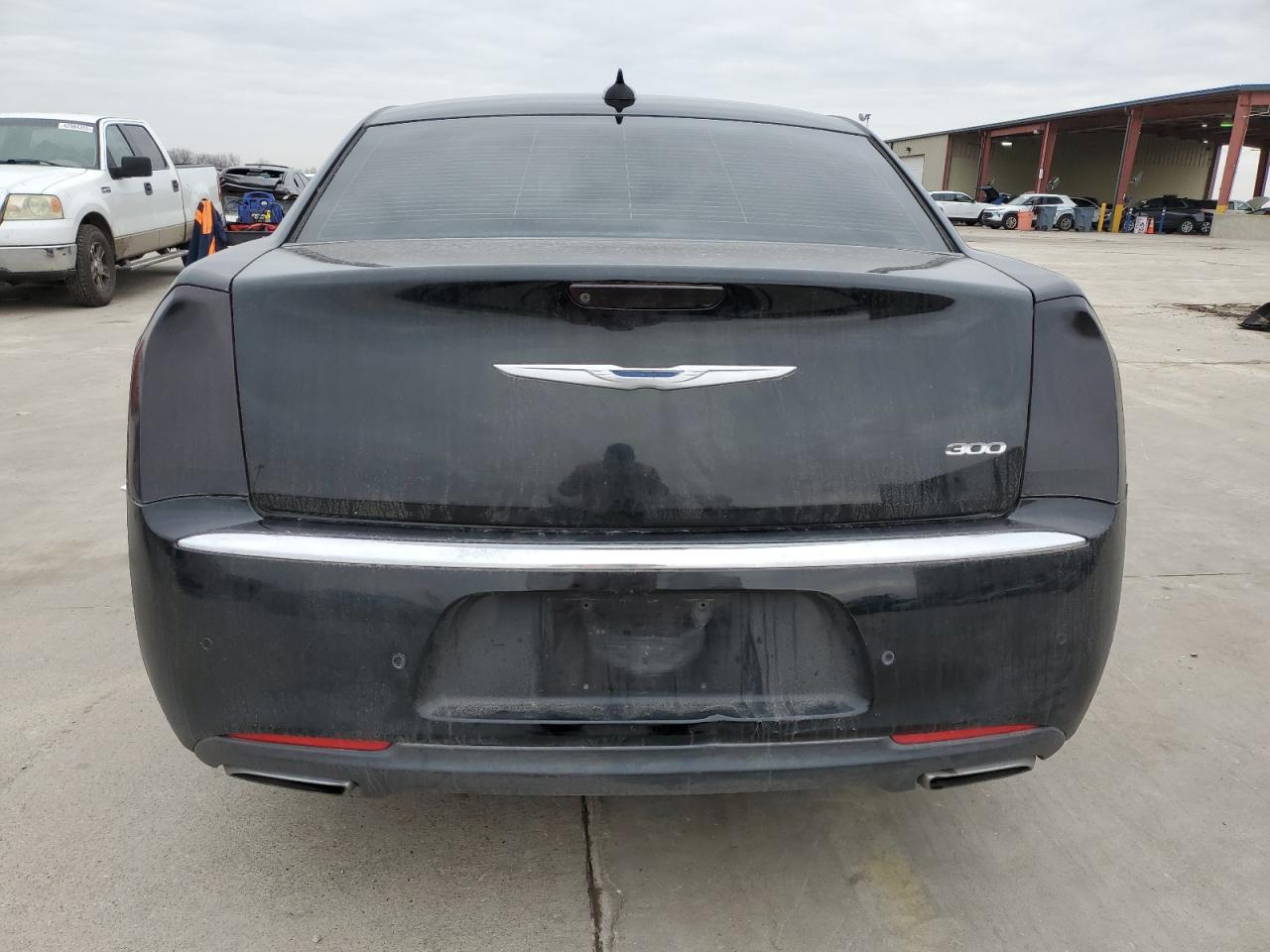 2016 Chrysler 300 - Image 6