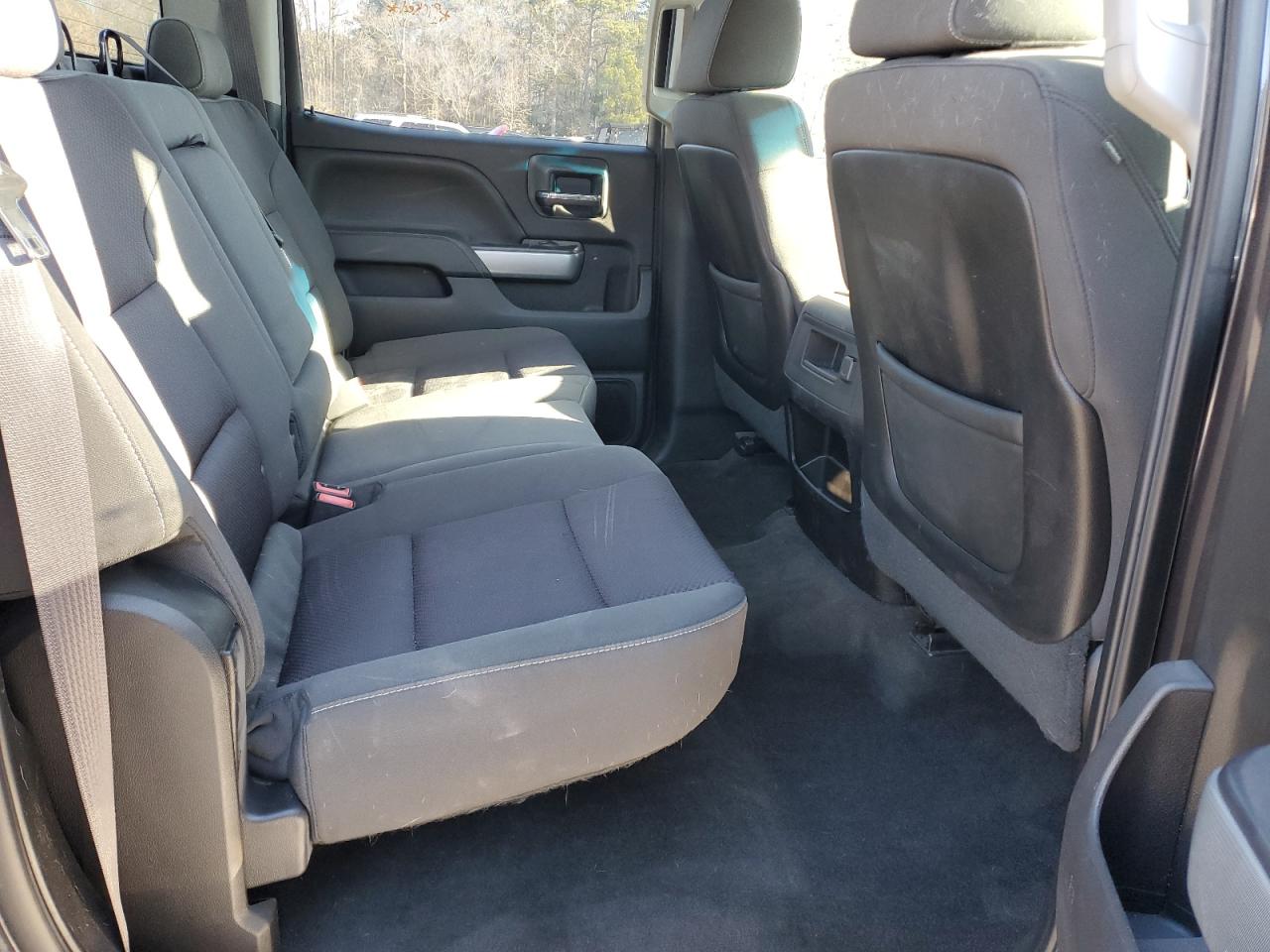 2015 Chevrolet Silverado - Image 10