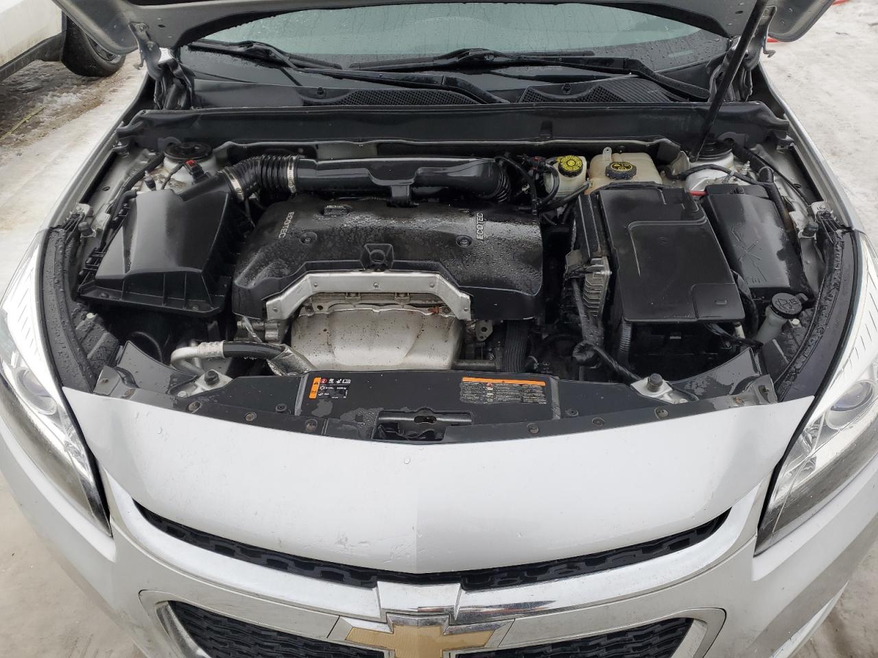 2016 Chevrolet Malibu - Image 11