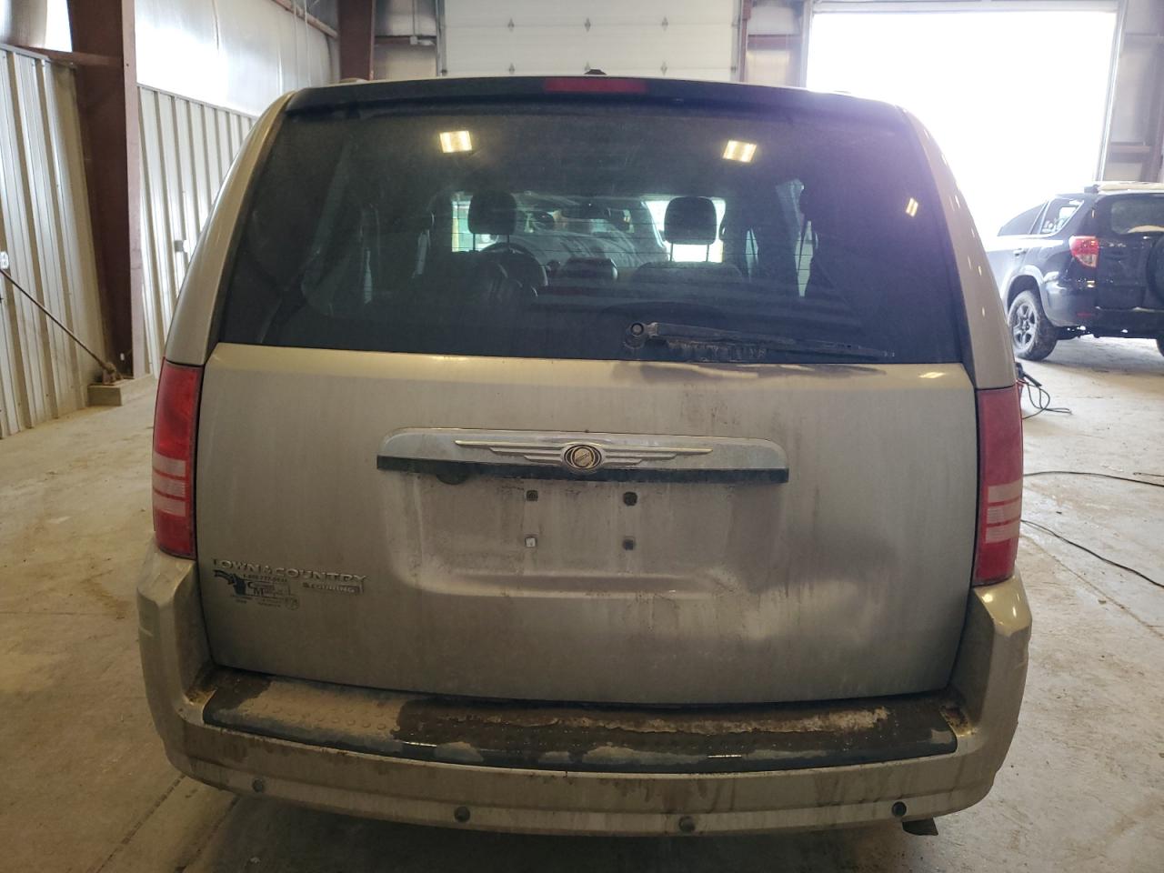 2008 Chrysler Town & Country - Image 6