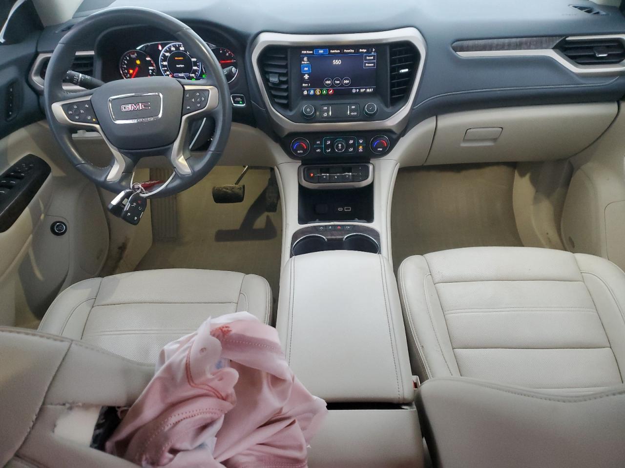 2022 GMC Acadia - Image 8