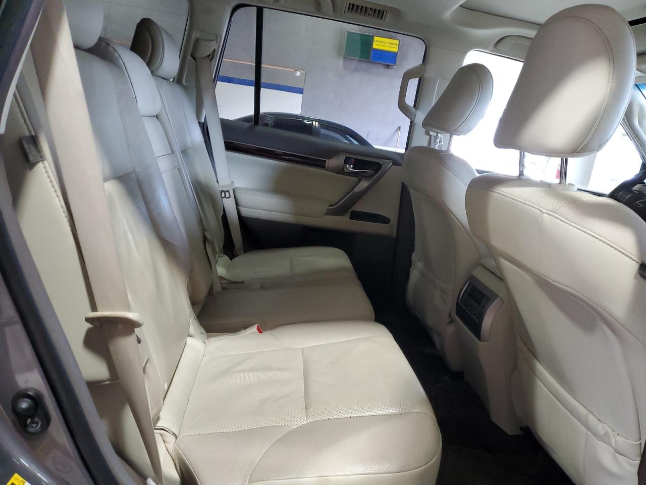 2014 Lexus GX - Image 11