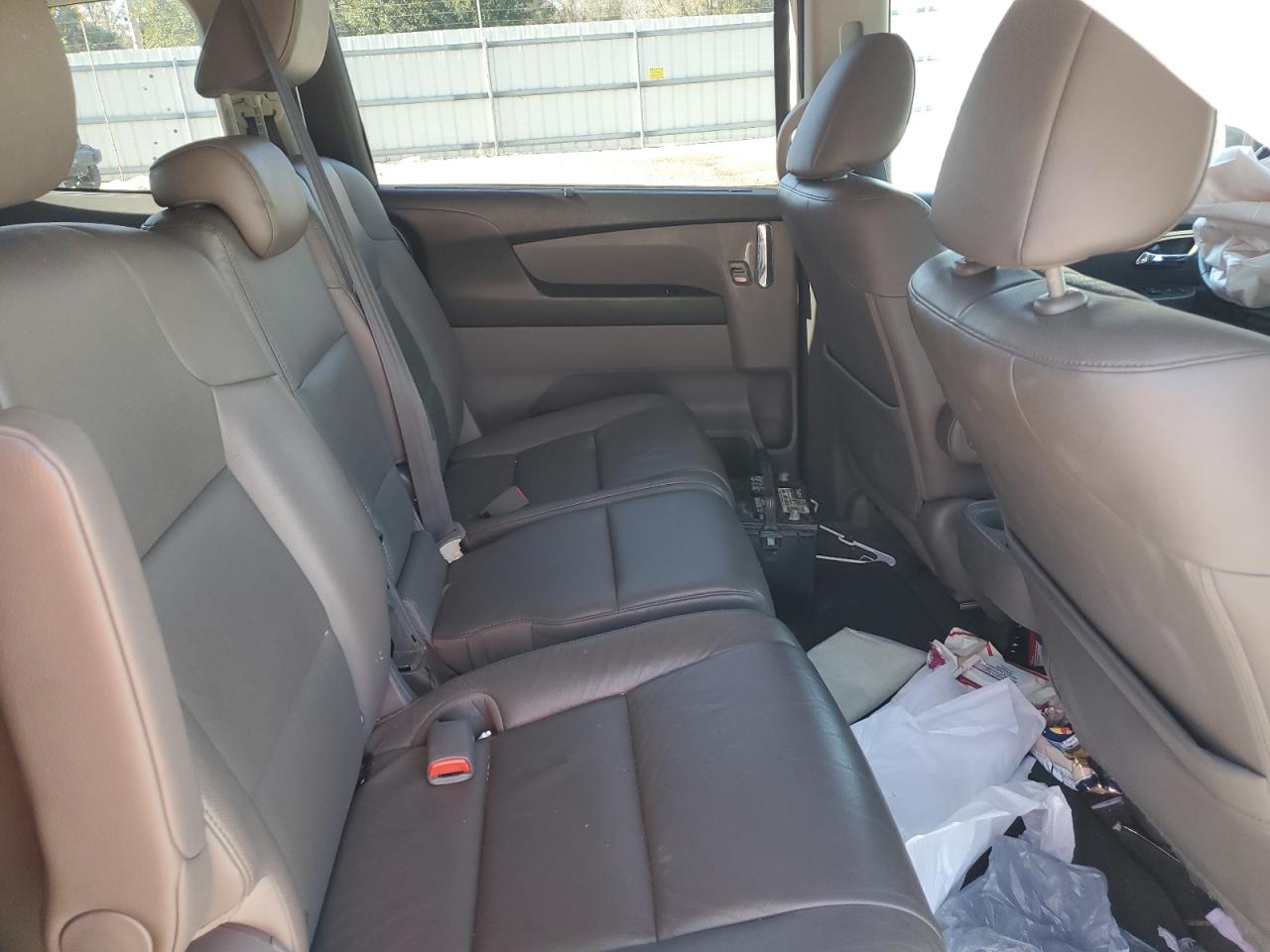 2015 Honda Odyssey - Image 11