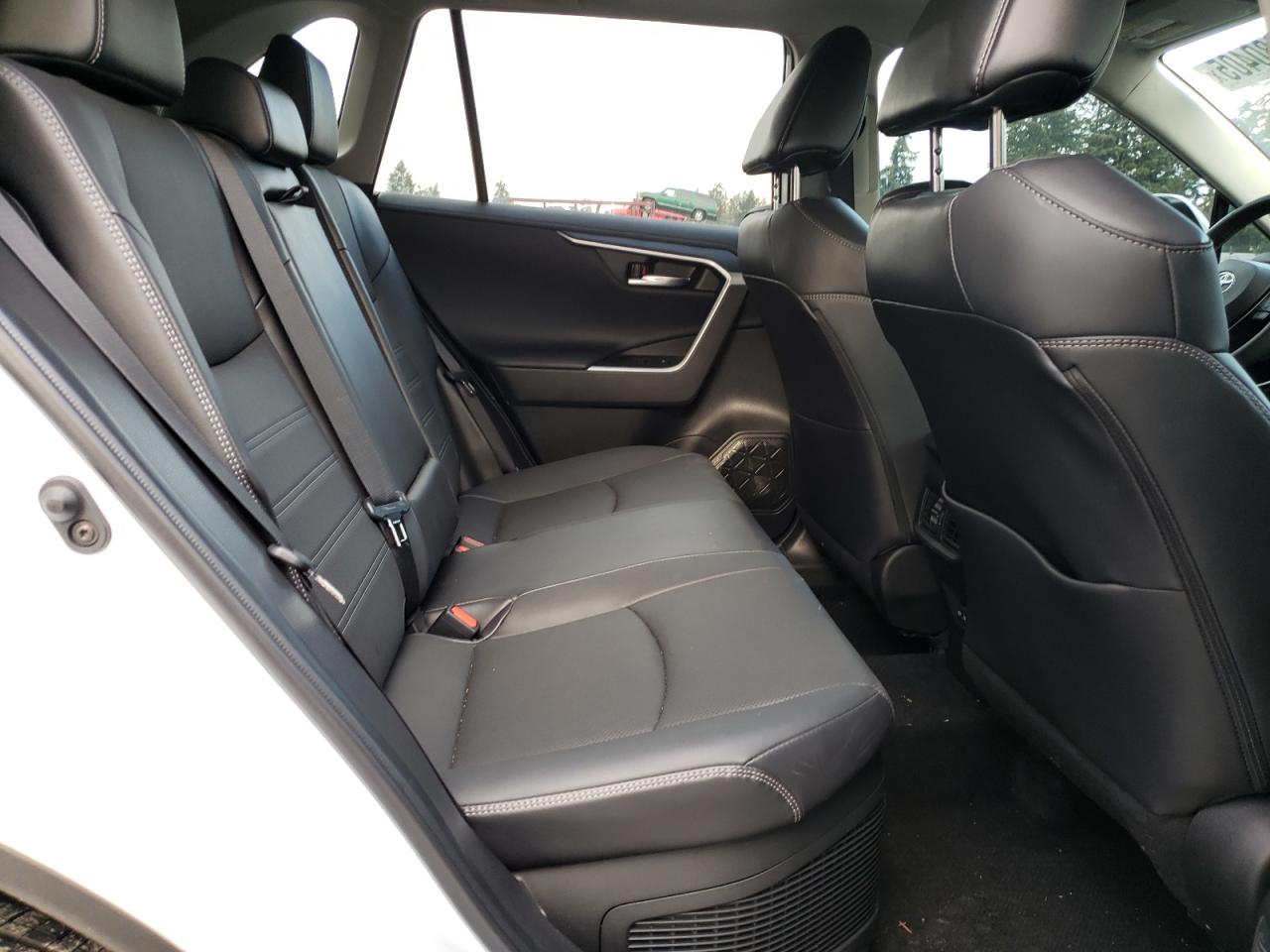 2023 Toyota RAV 4 - Image 11