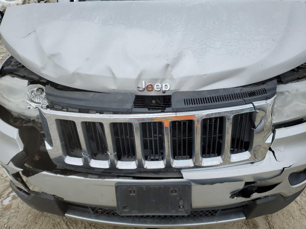 2013 Jeep Grand Cherokee - Image 14