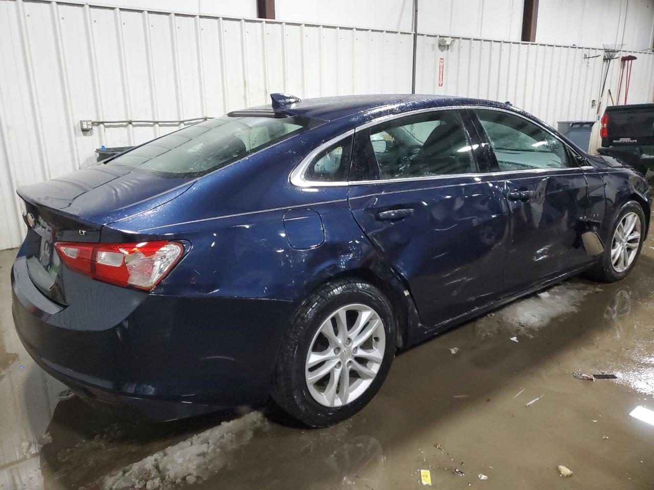 2018 Chevrolet Malibu - Image 3