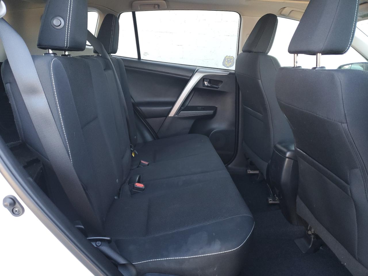 2016 Toyota RAV 4 - Image 11