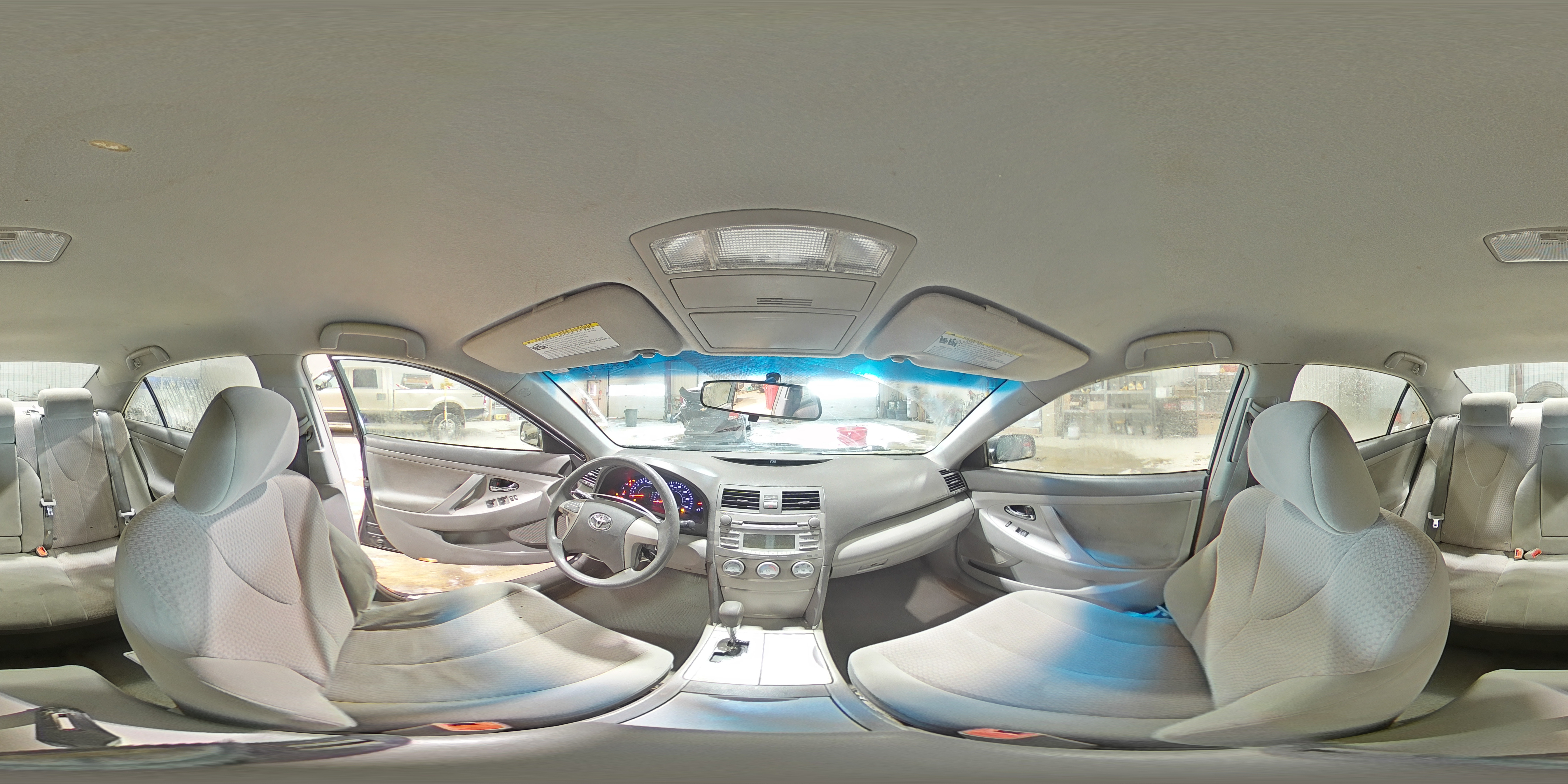 2011 Toyota Camry - Image 13