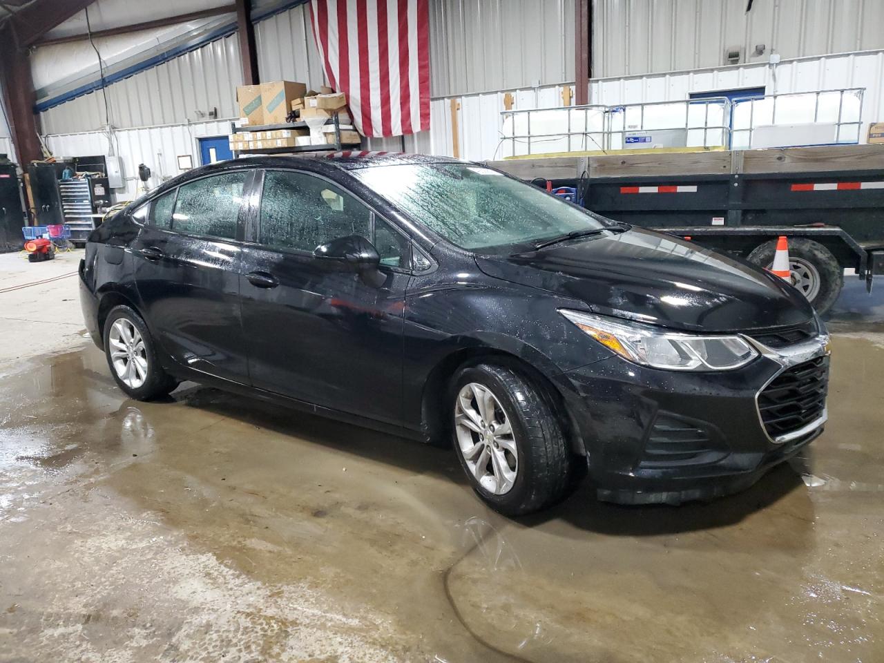 2019 Chevrolet Cruze - Image 4