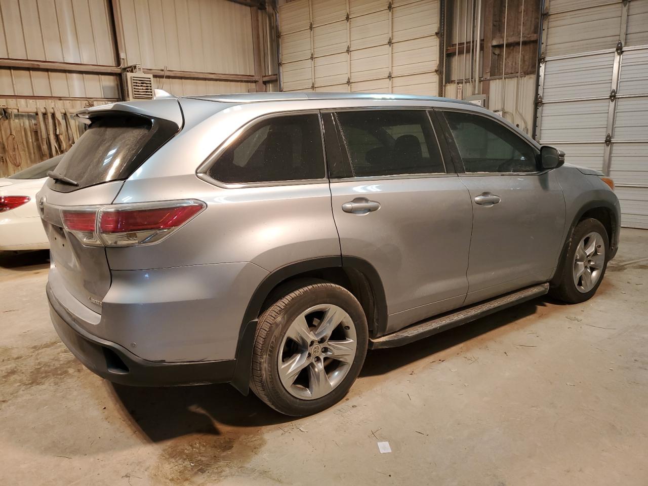 2015 Toyota Highlander - Image 3