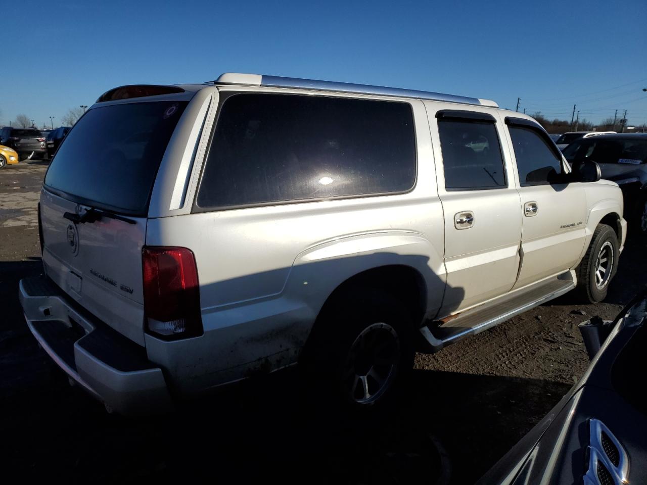 2003 Cadillac Escalade - Image 3