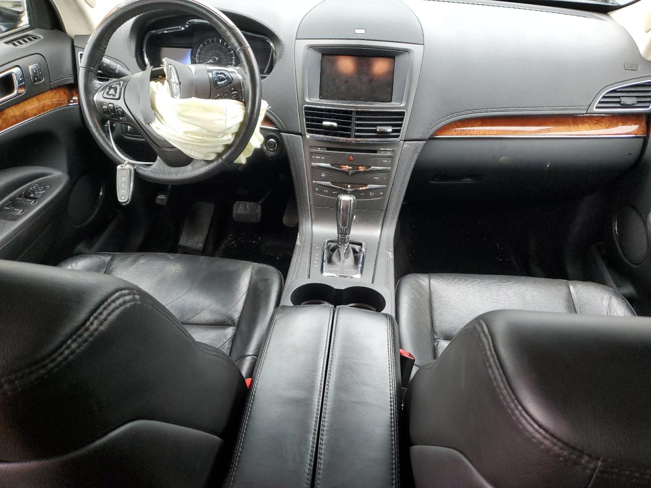 2014 Lincoln MKT - Image 8