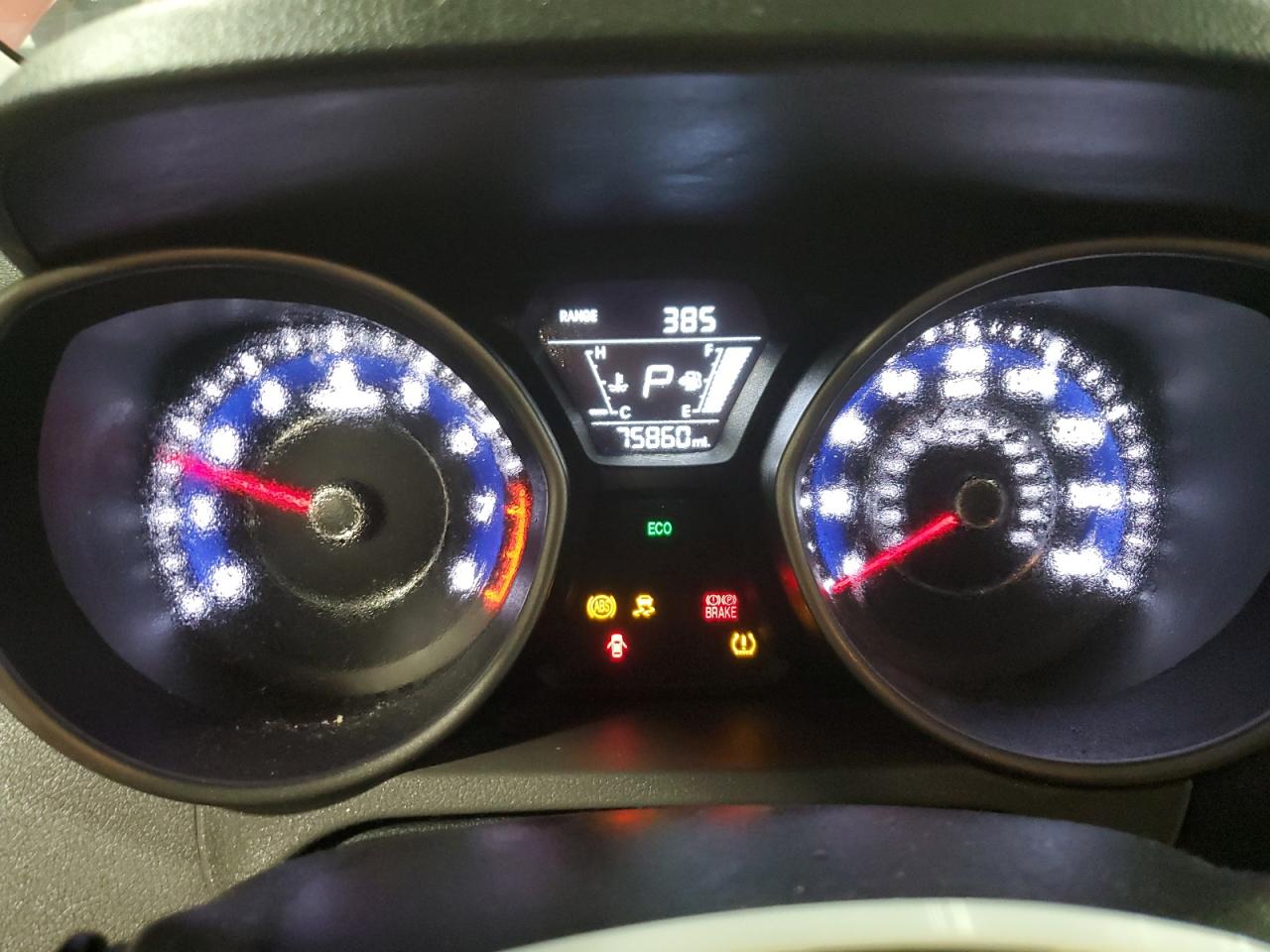 2016 Hyundai Elantra - Image 9