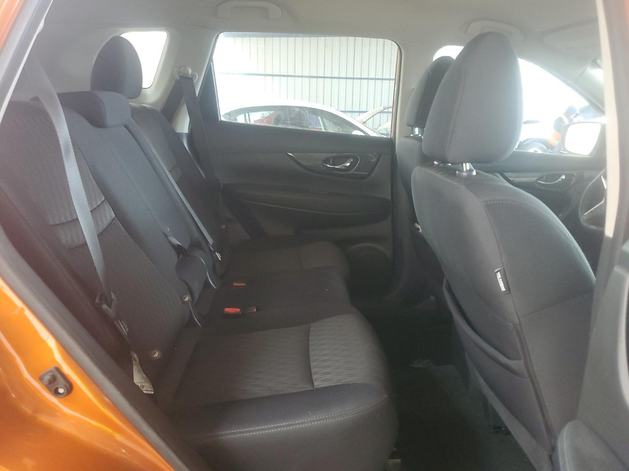 2017 Nissan Rogue - Image 11