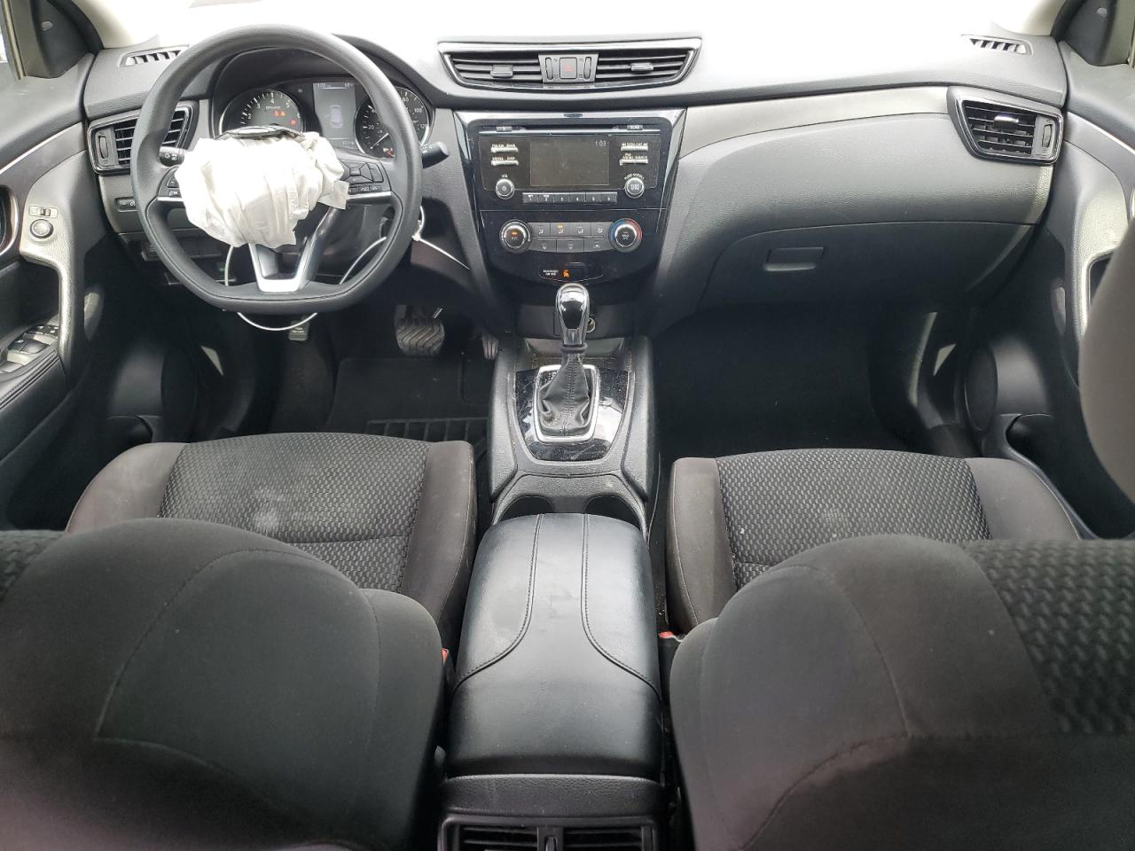 2018 Nissan Rogue - Image 8