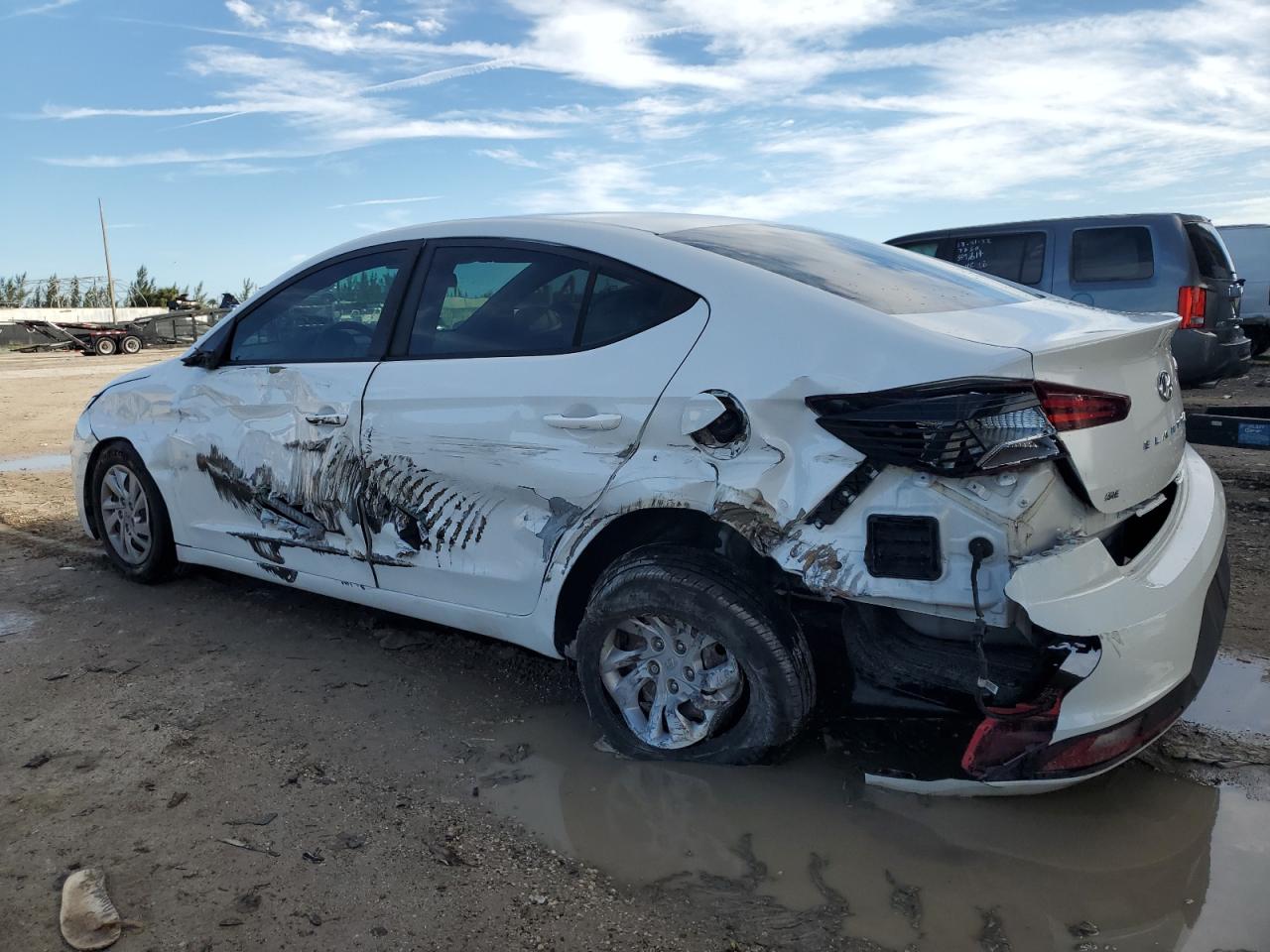 2019 Hyundai Elantra - Image 2