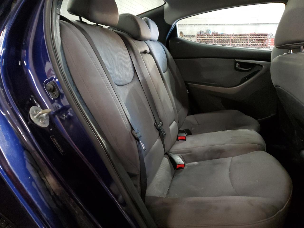 2013 Hyundai Elantra - Image 10