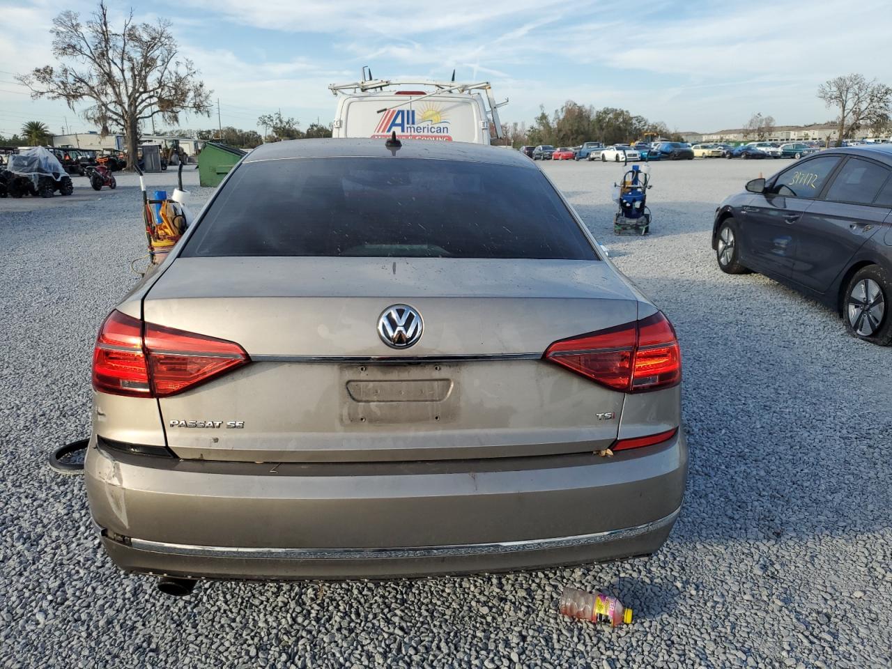 2016 Volkswagen Passat - Image 6