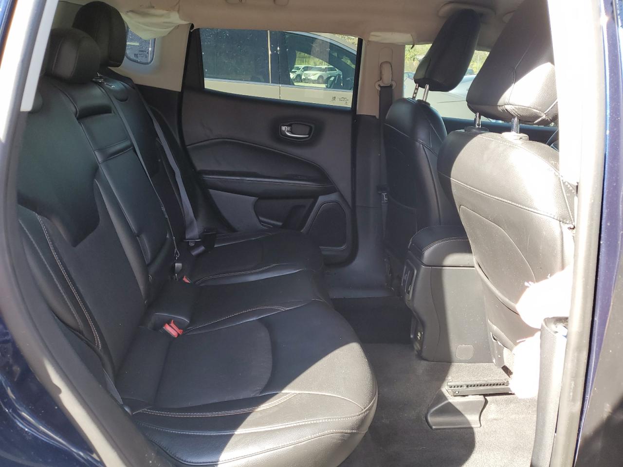 2018 Jeep Compass - Image 11