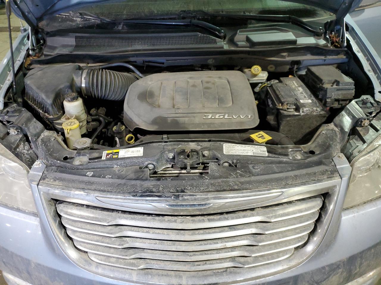 2013 Chrysler Town & Country - Image 12