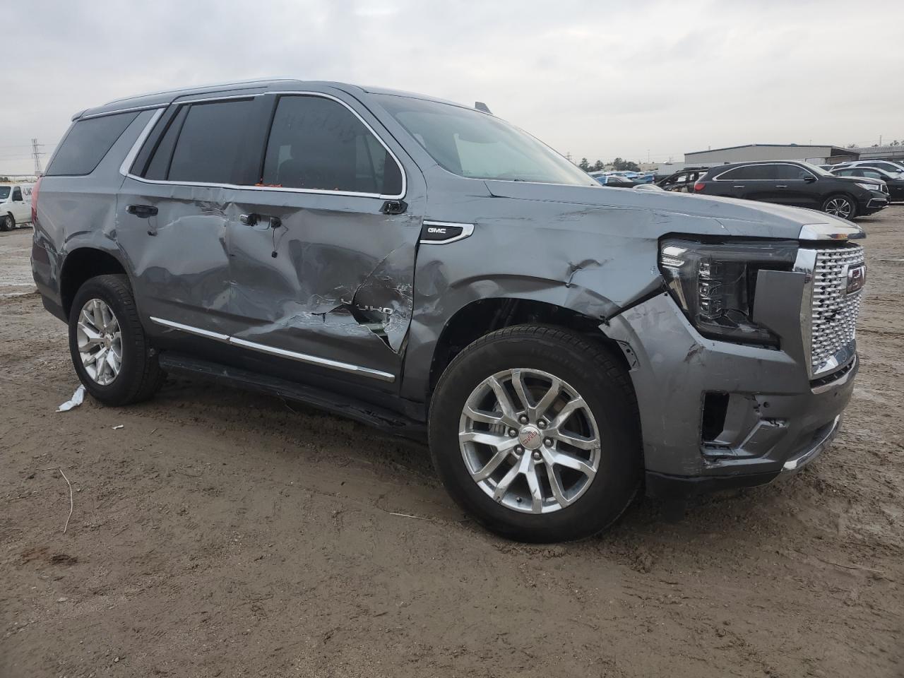 2022 GMC Yukon - Image 4