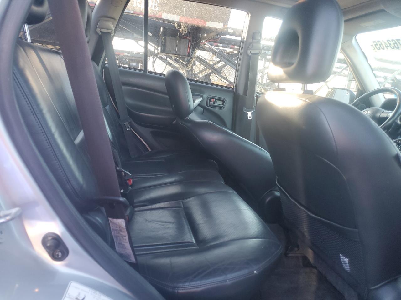 2004 Toyota RAV 4 - Image 11