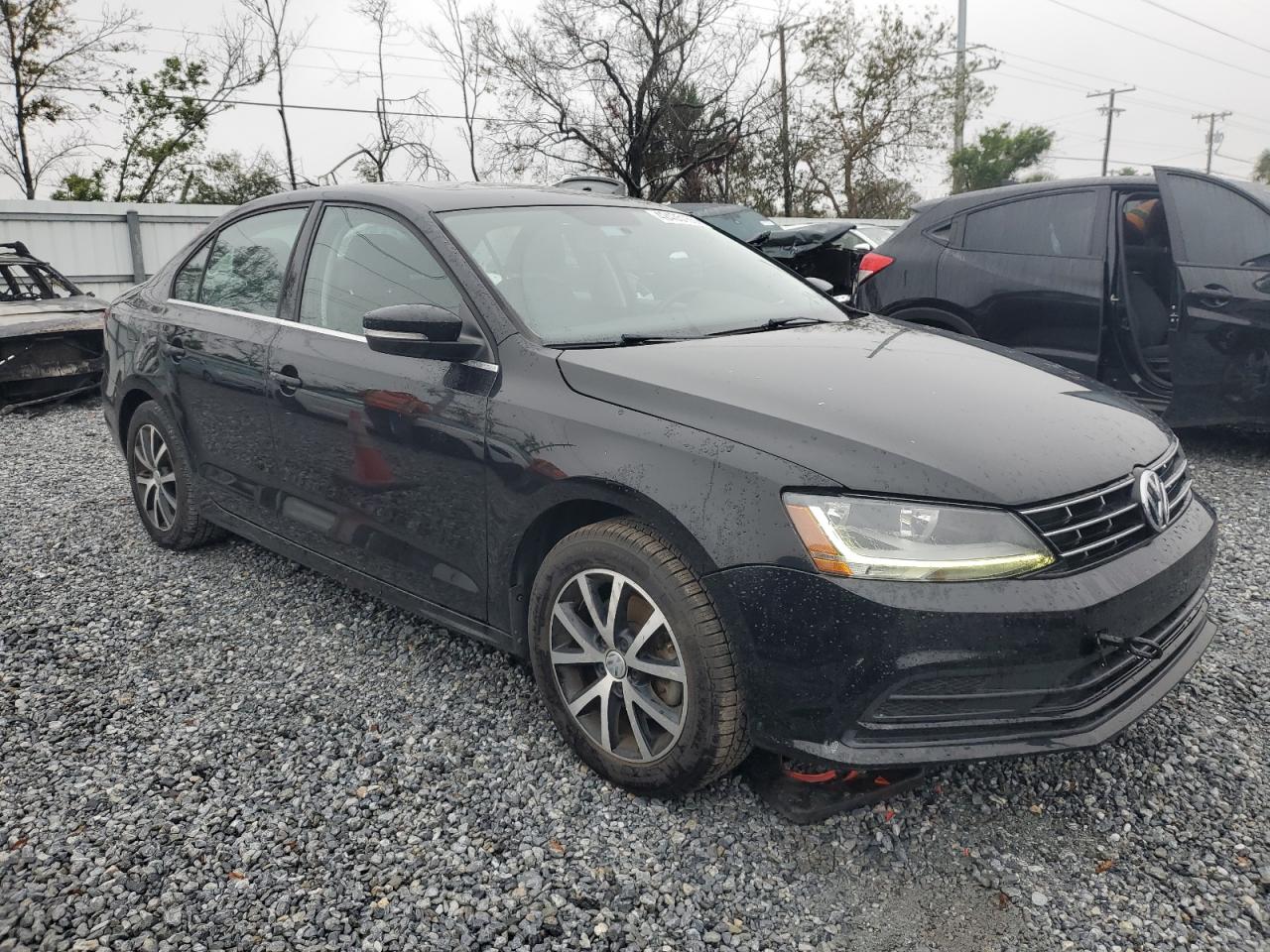 2018 Volkswagen Jetta - Image 4