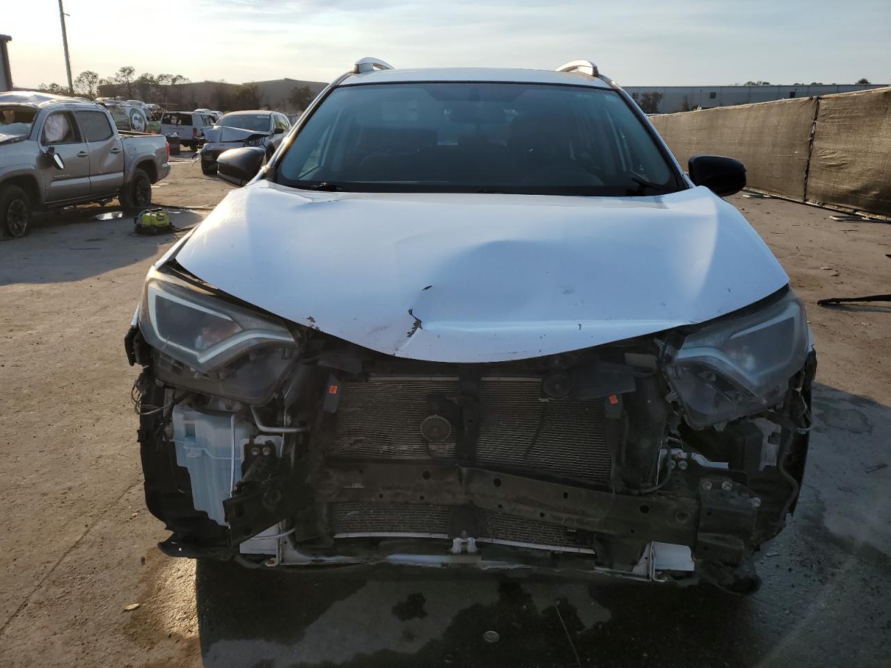 2016 Toyota RAV 4 - Image 5