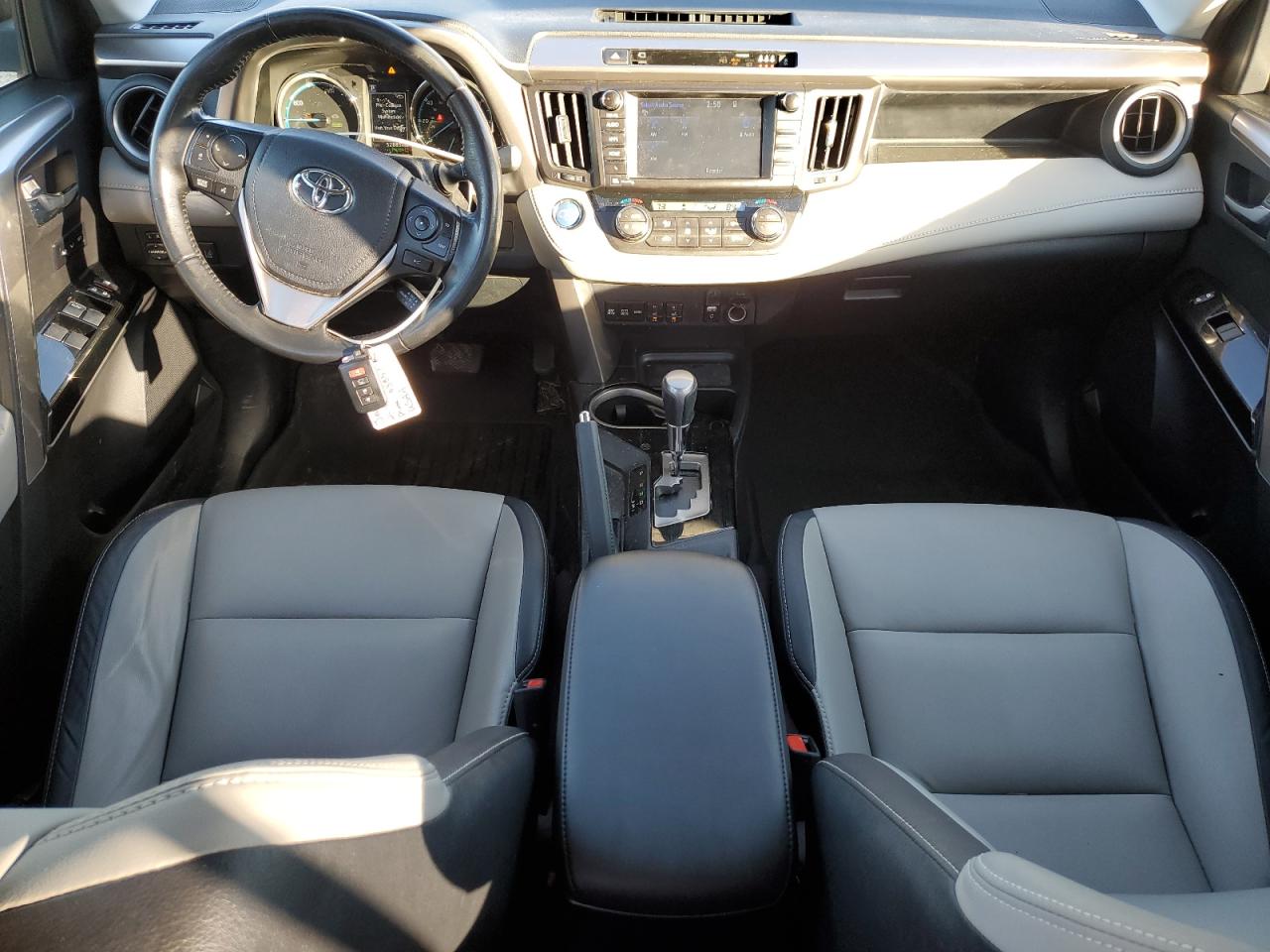 2018 Toyota RAV 4 - Image 8
