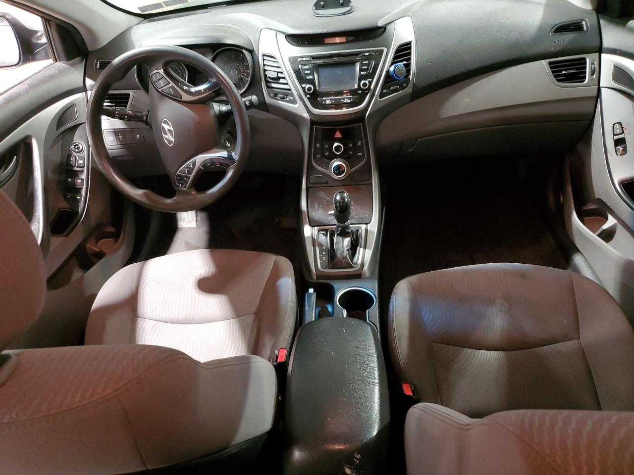 2015 Hyundai Elantra - Image 8