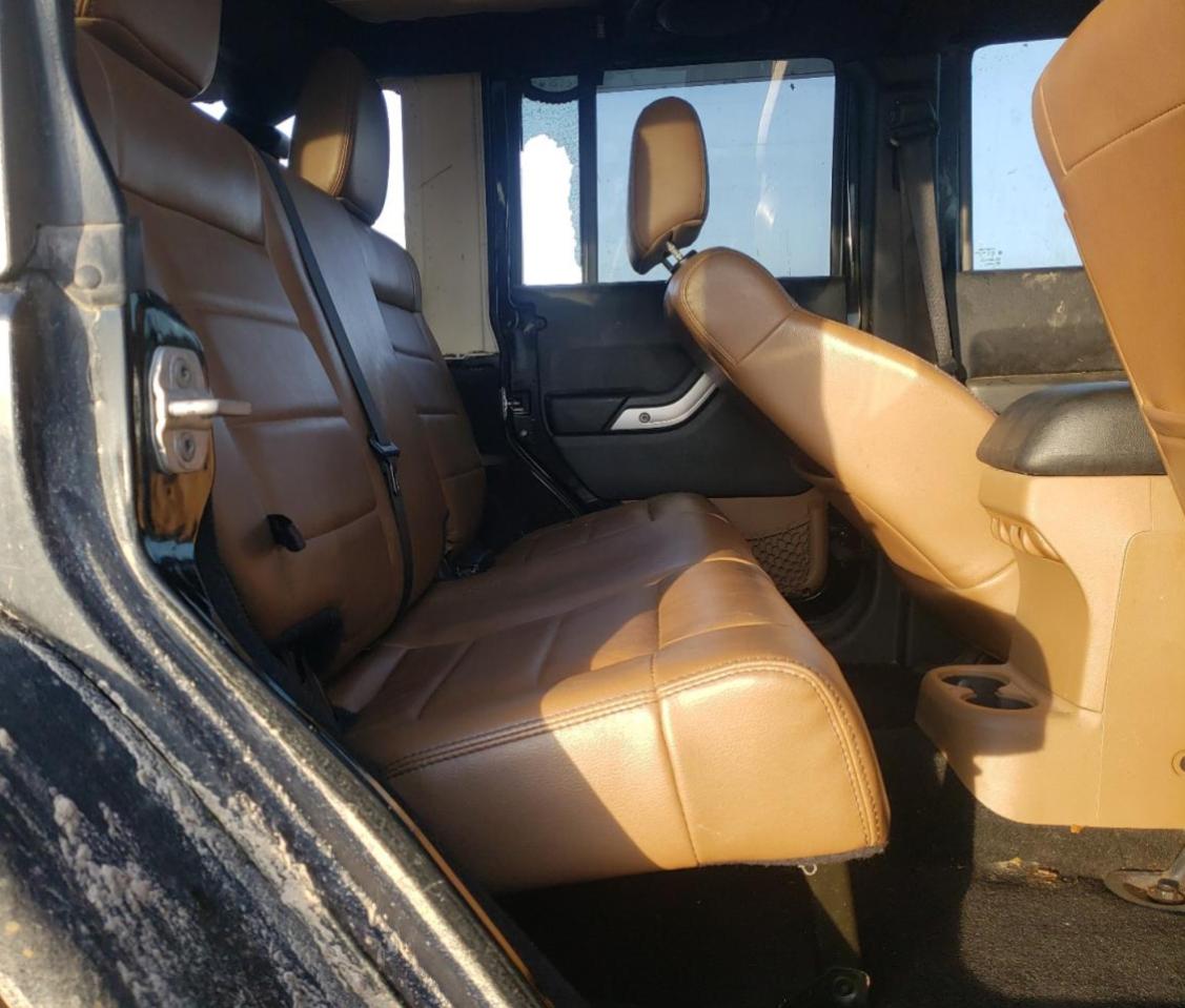 2011 Jeep Wrangler - Image 12
