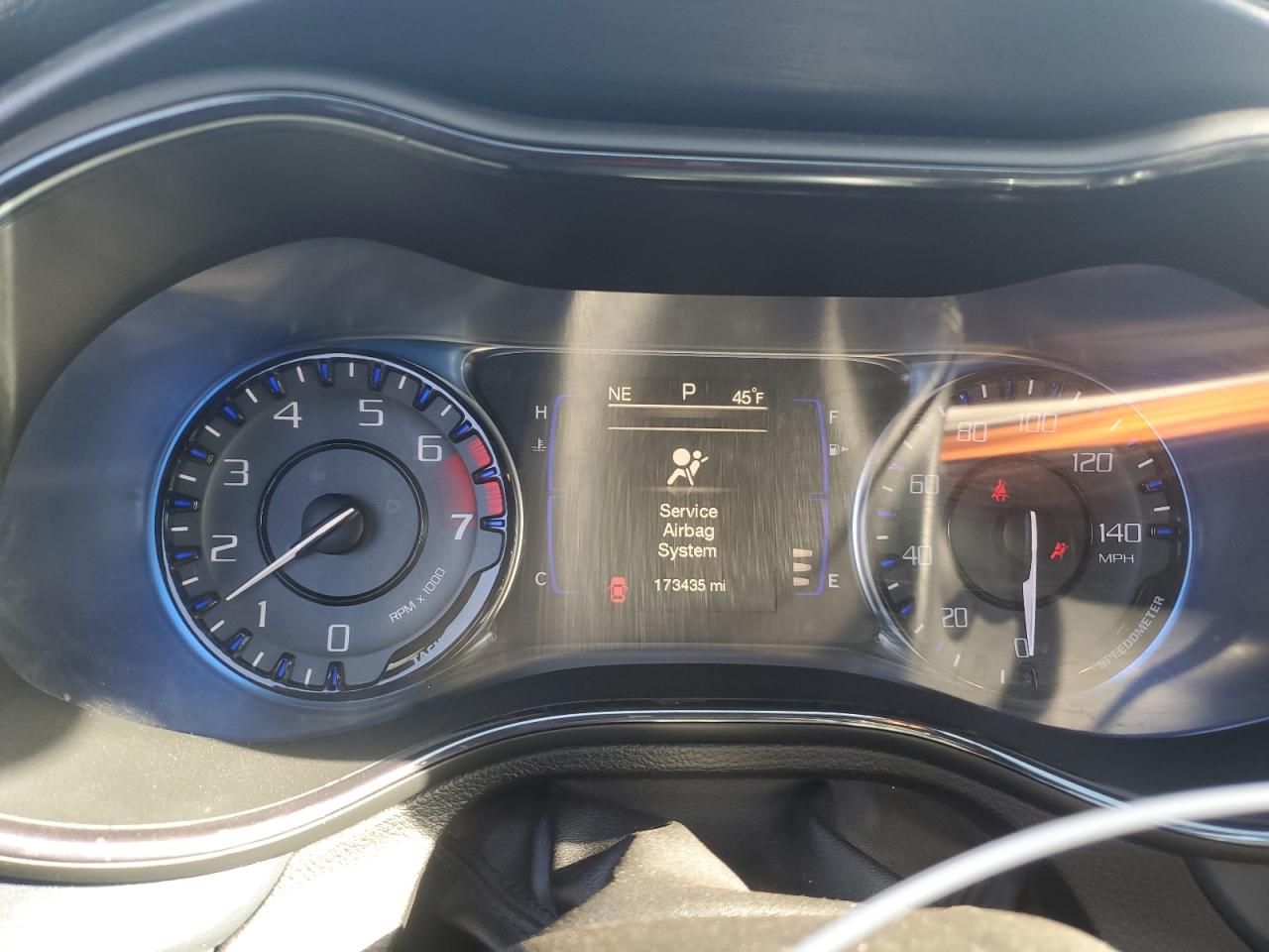 2015 Chrysler 200 - Image 9