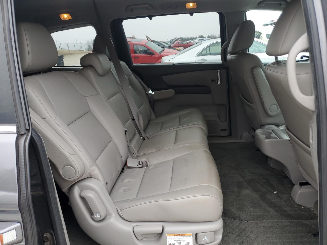 2015 Honda Odyssey - Image 11