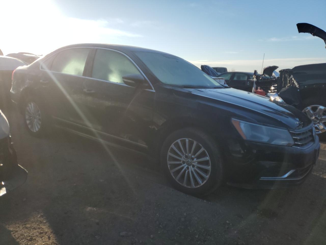 2017 Volkswagen Passat - Image 4