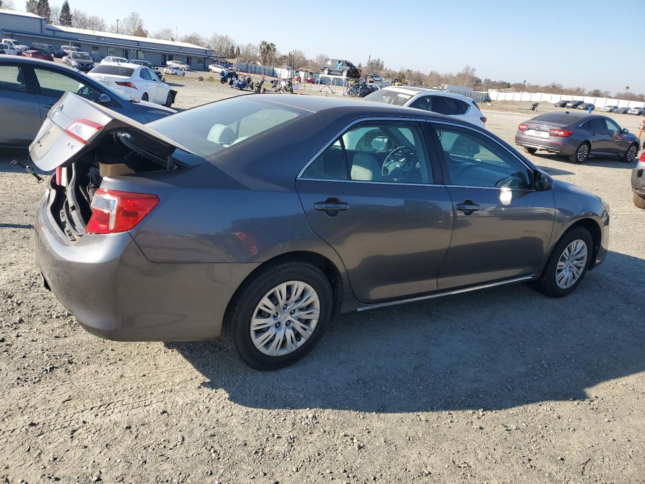 2014 Toyota Camry - Image 3