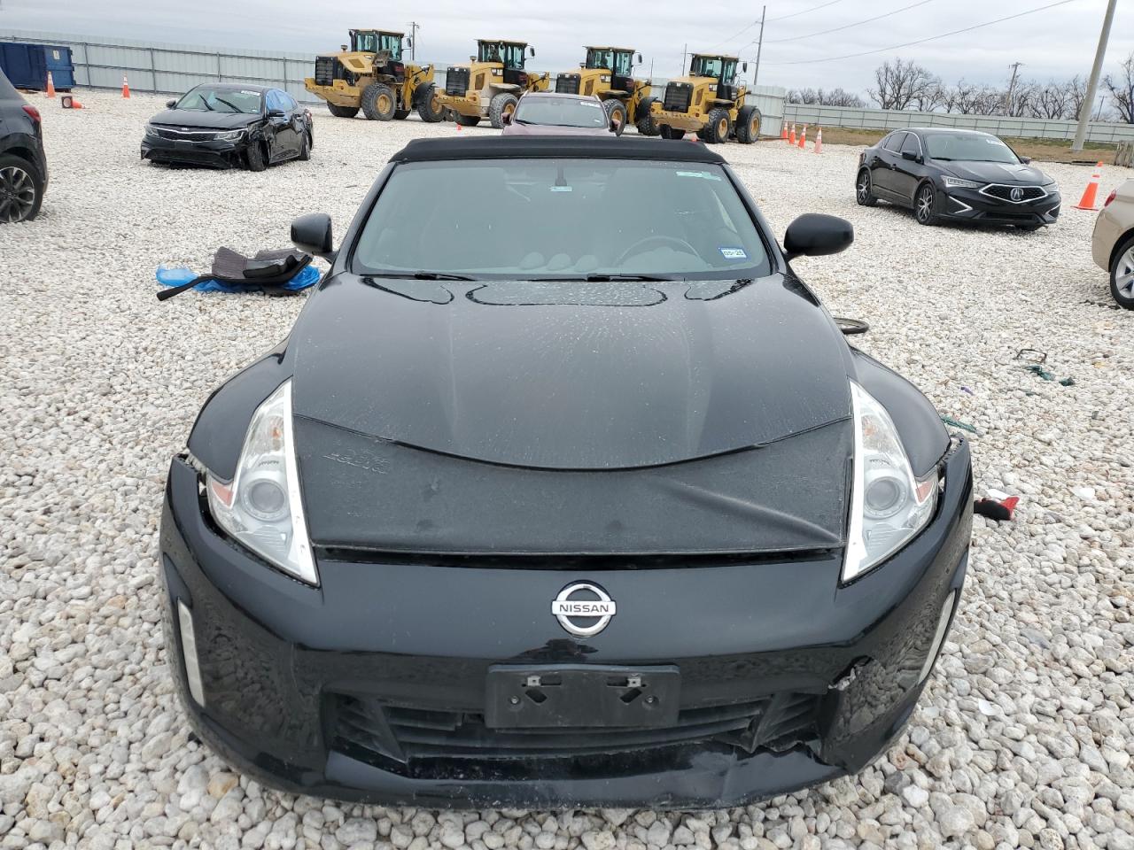 2014 Nissan 370Z - Image 5
