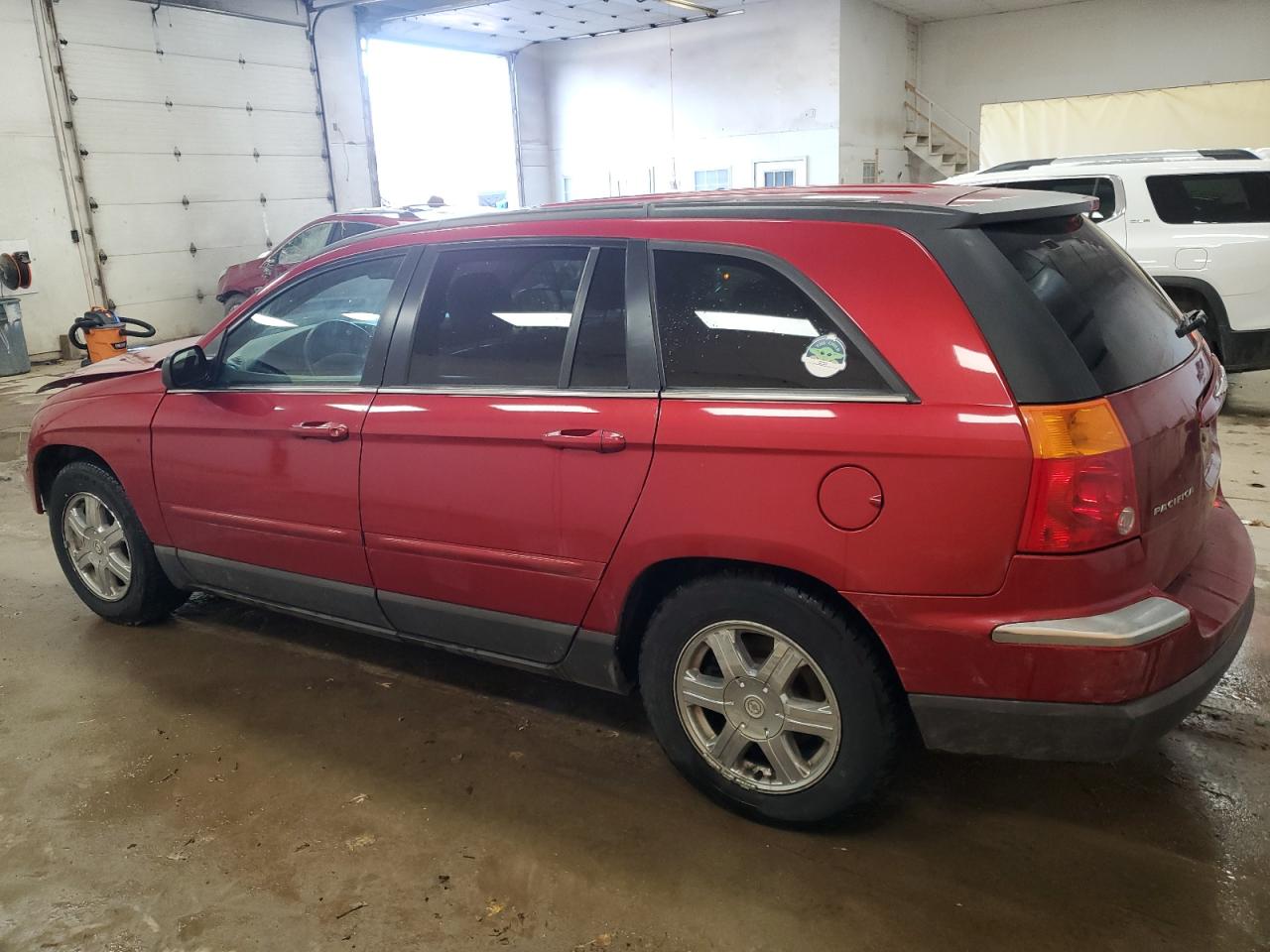 2004 Chrysler Pacifica - Image 2